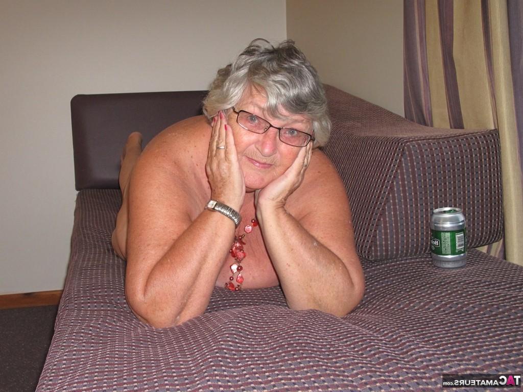 20P One afternoon I met up with a friend in a local hotel where we d