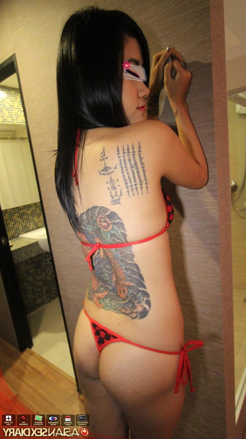 15P Thai spinner uses great body and sex skills to get white cum