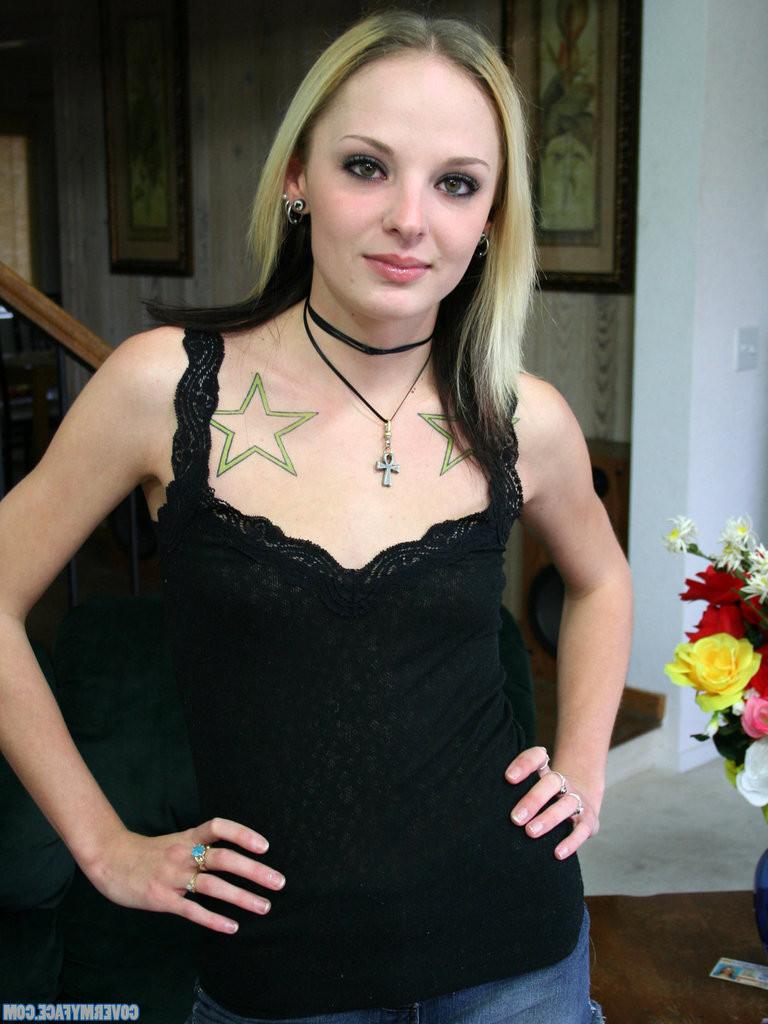 15P Young babe Faye Runaway get splashed with cum all over her face in this photo se