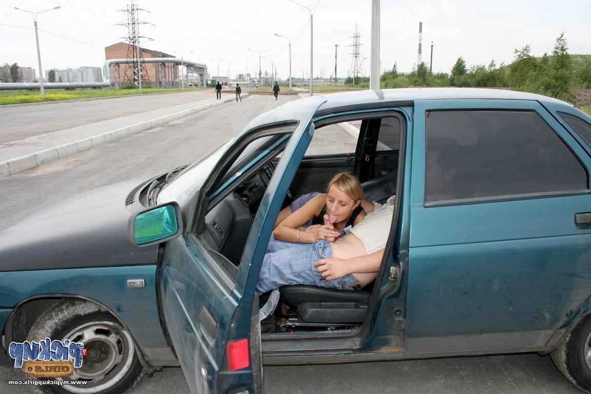 8P Naughty amateur chick fucking a strange guy in his car