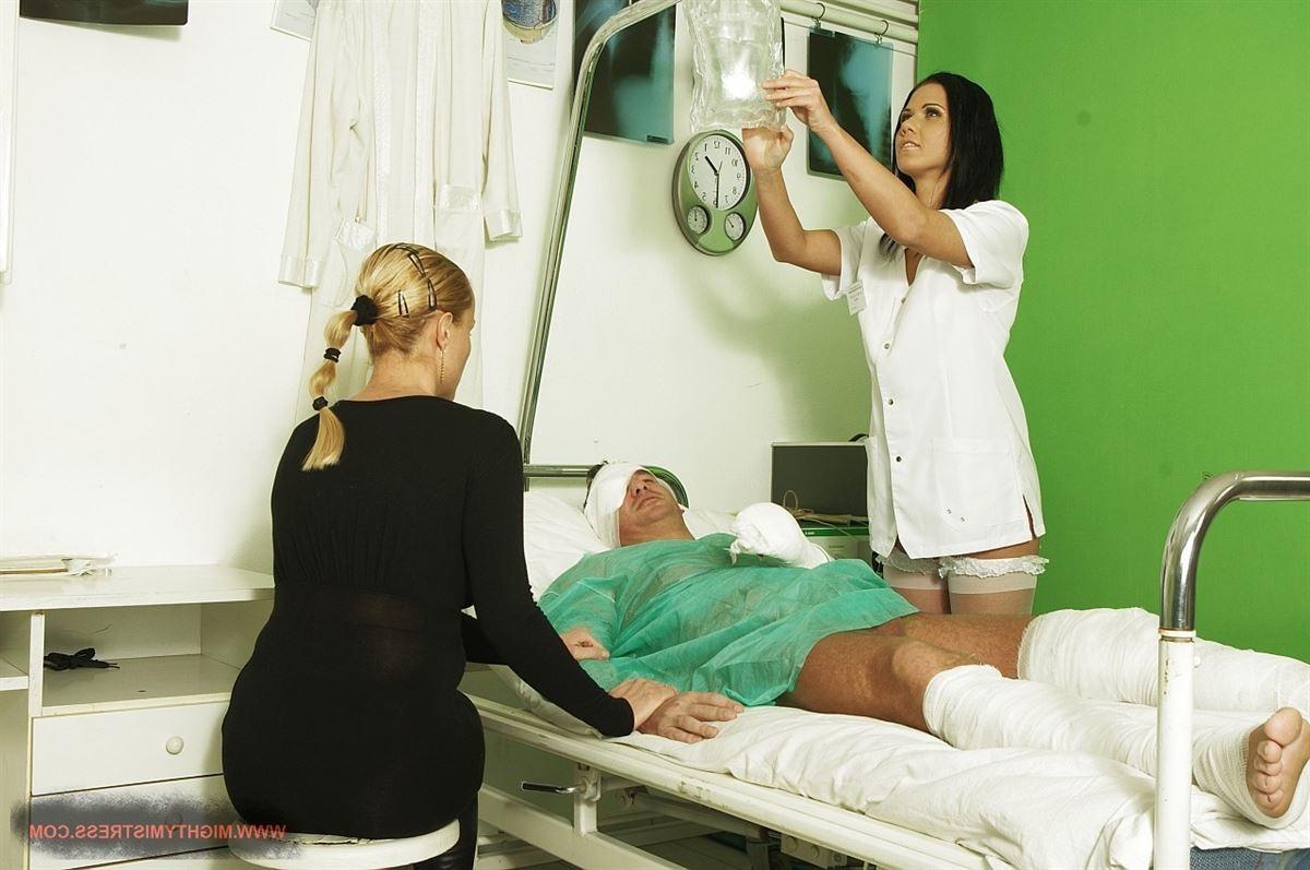 16P Denise Sky gives her hospital patient a nice blowjob