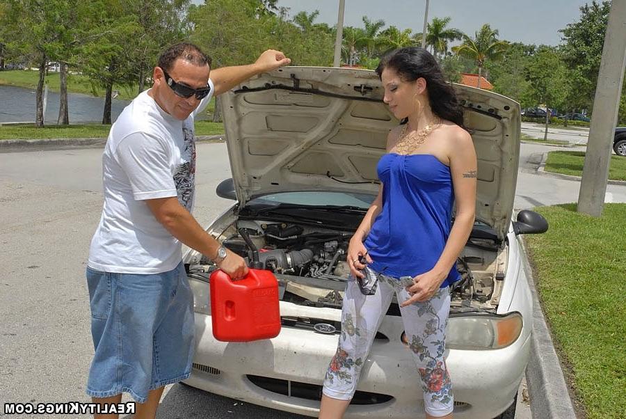 18P Hot lttle latina babe kiki breaks down in her car so agrees to get fucked hard f