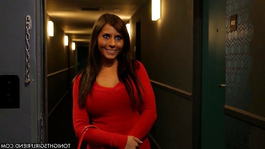 16P High Class Escort Madison Ivy betreut einen echten Kunden