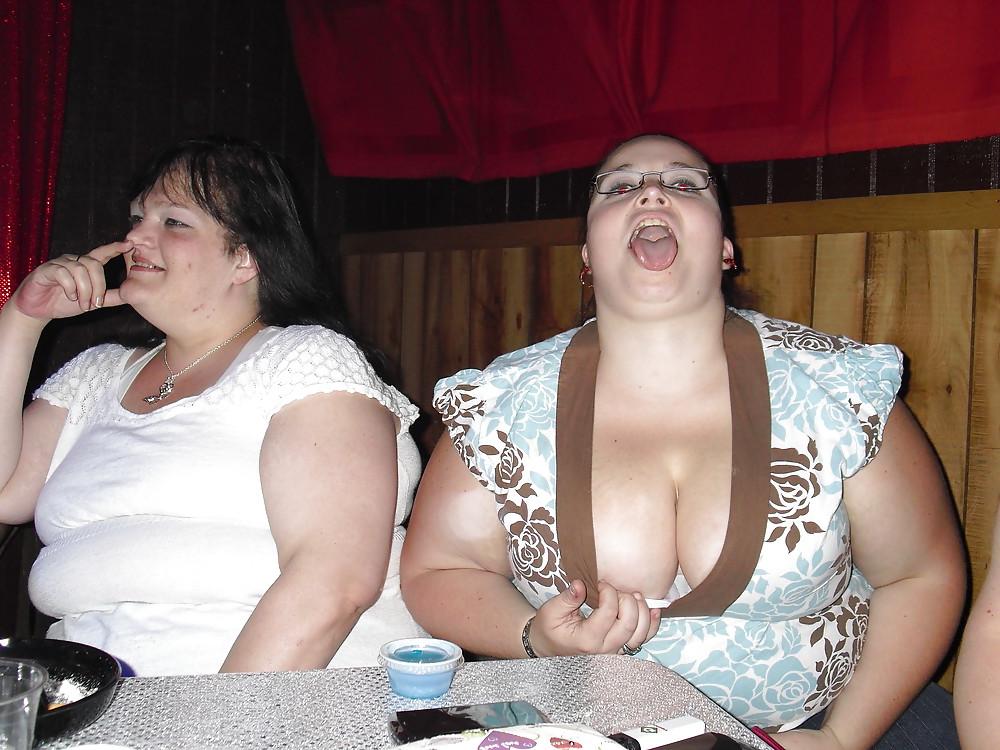 25P Nice Bit Titty Matures & MILFs