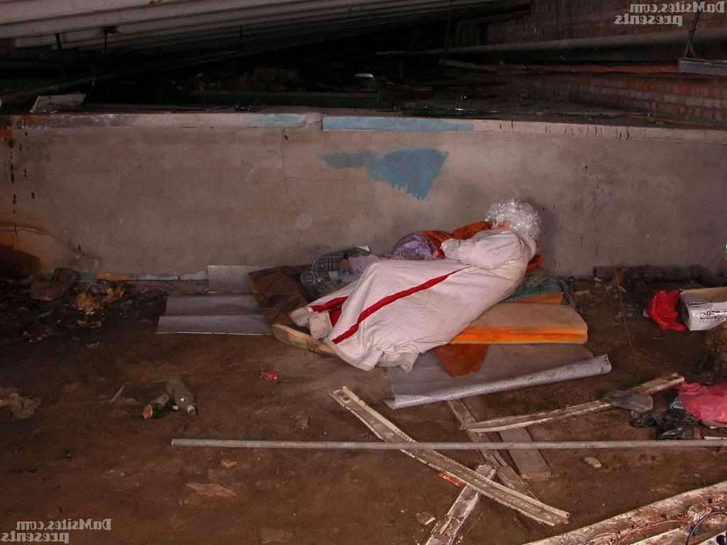 16P Role-playing sex game at the city dump
