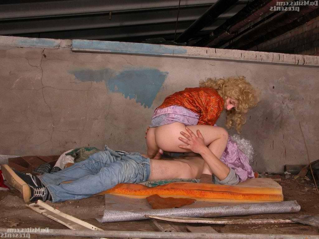 16P Role-playing sex game at the city dump