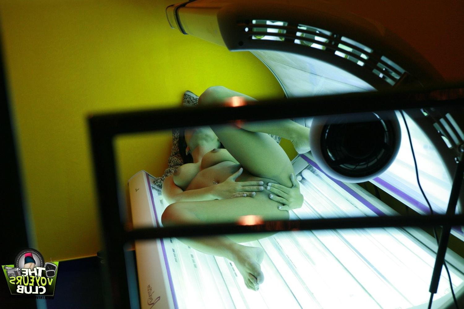 15P Hidden camera pics