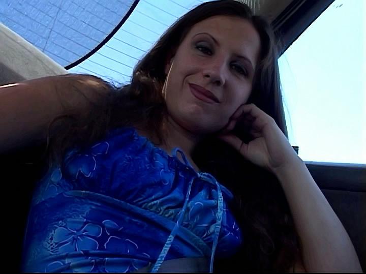 16P Mature babe with little tits fucking