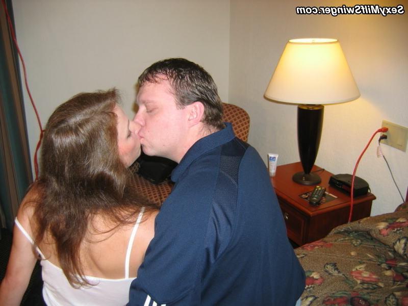 15P Lorsha enjoys this secret tryst in a hotel