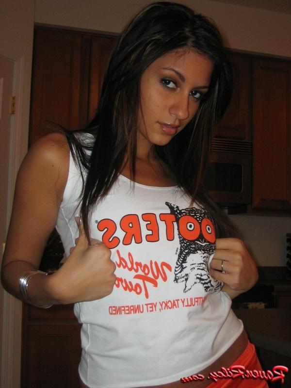 15P Raven Riley hooters girl gets nailed