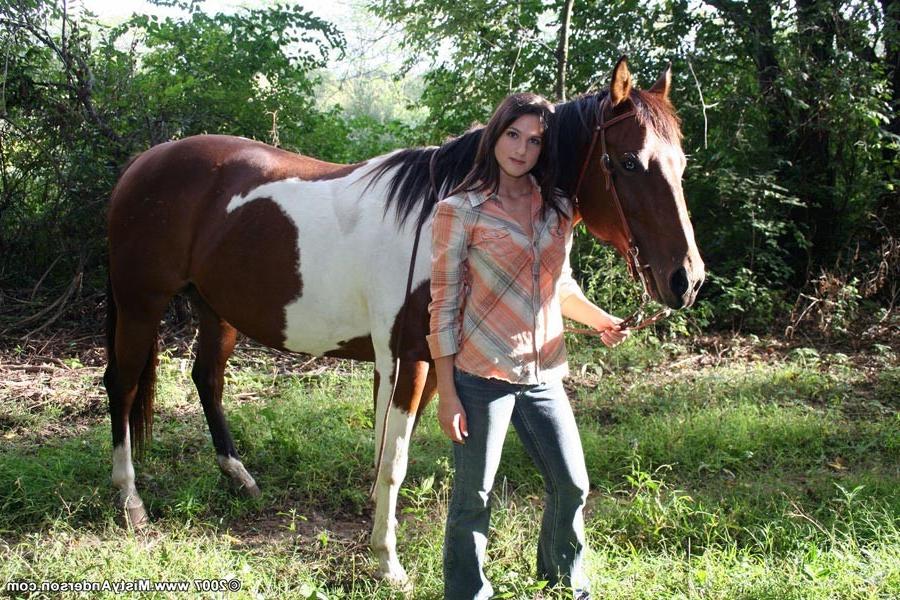 20P Riding horse nude