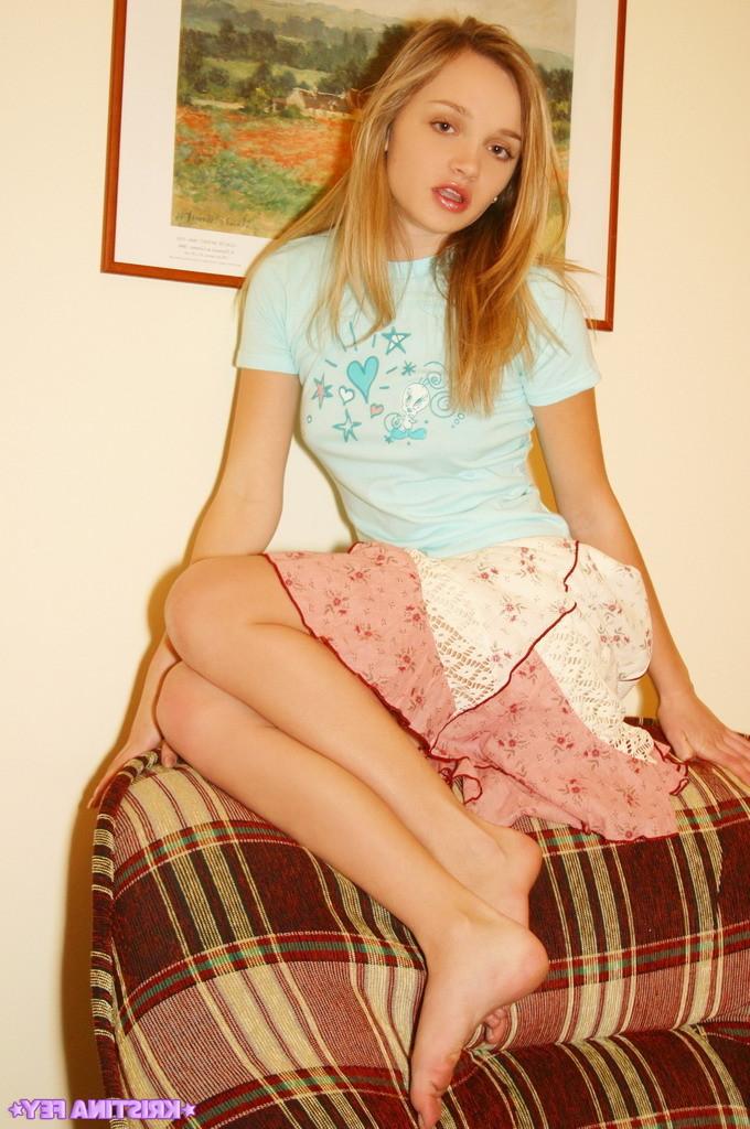 15P Nude teen in a couch