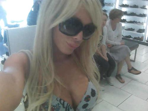 25P Shemale Candid3