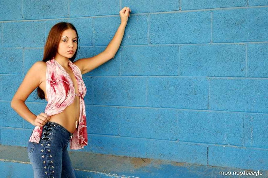 15P Shy teen Alyssa is posing
