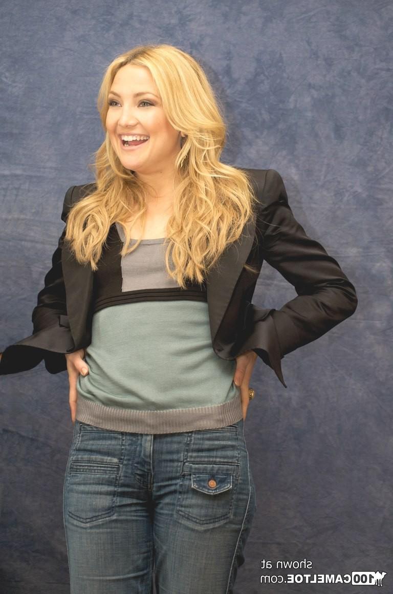 12P Galleries of amateur celebrity camel toes