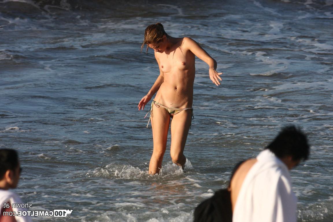 12P Galleries of amateur celebrity camel toes
