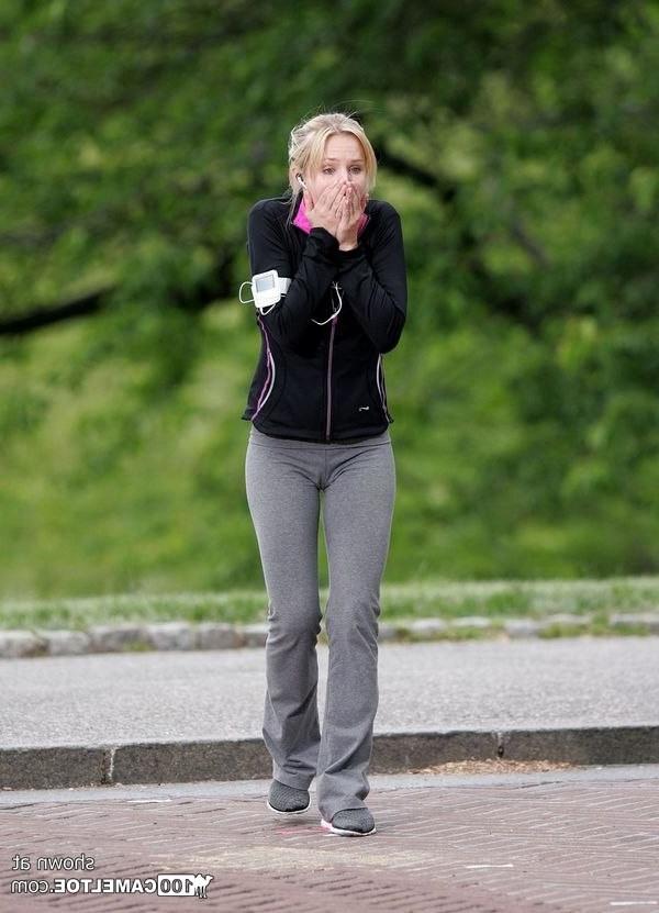 12P Sexiest celeb girls demonstrating camel toe