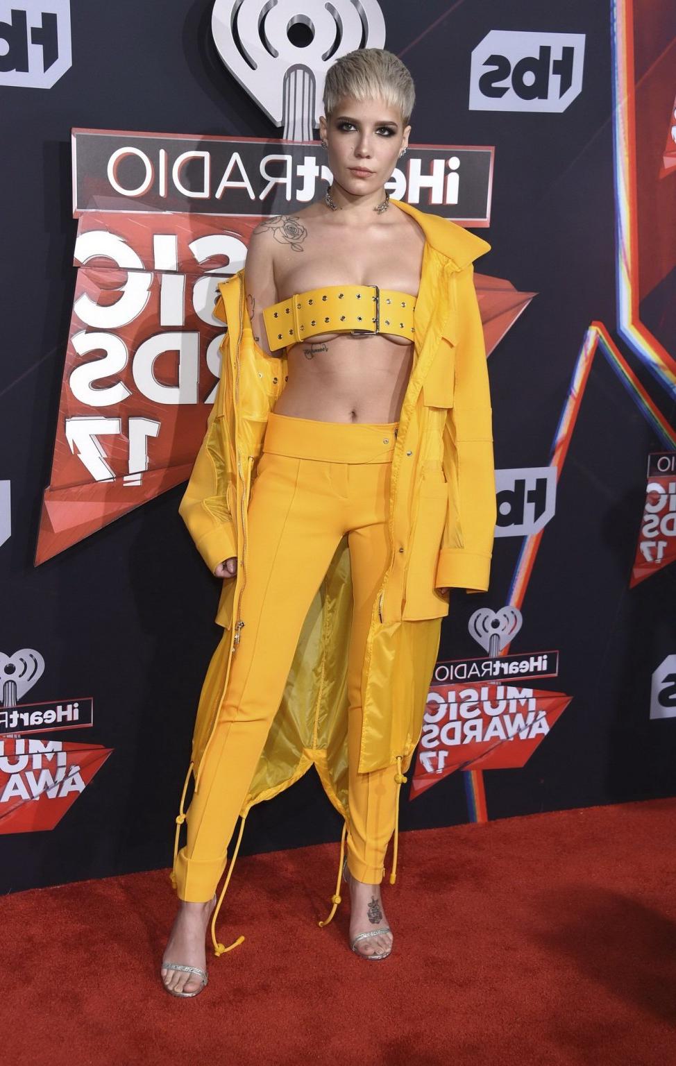 16P Halsey busty showing underboobs and belly