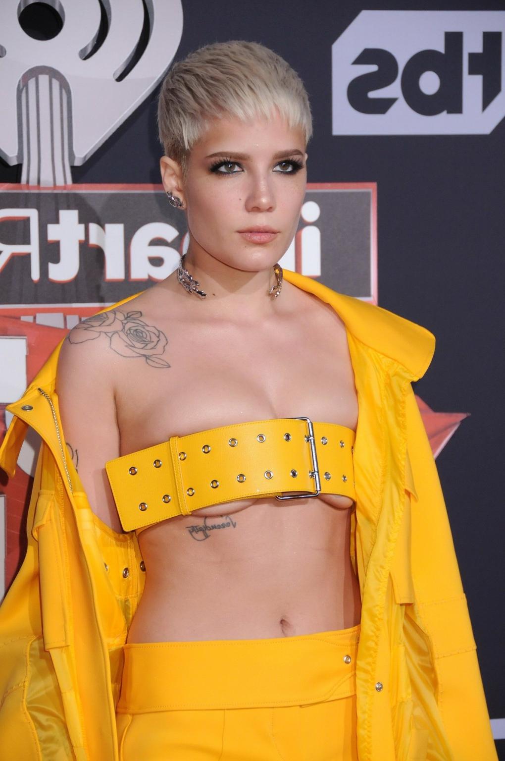 16P Halsey busty showing underboobs and belly