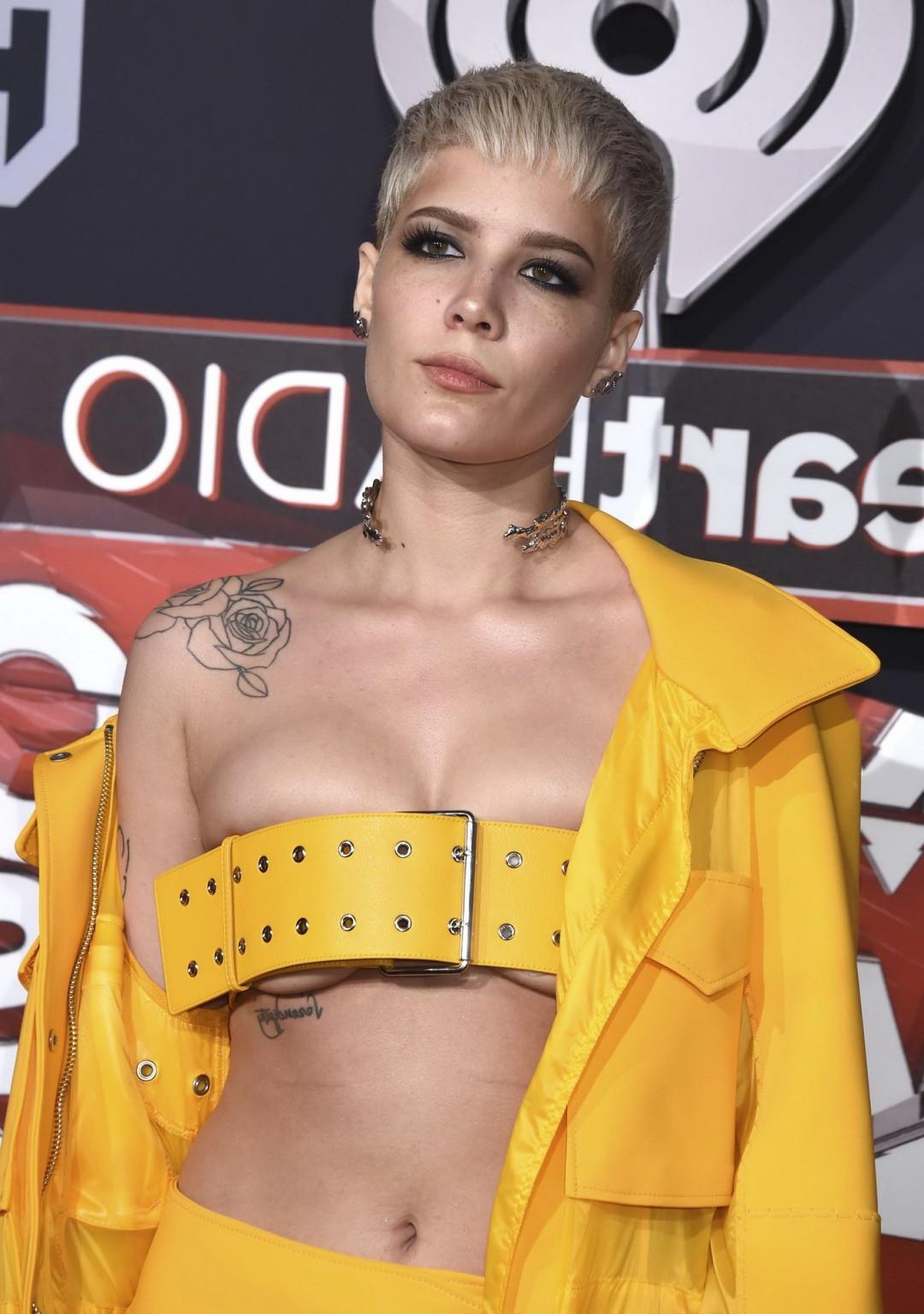 16P Halsey busty showing underboobs and belly