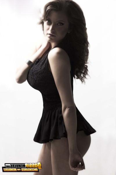 15P Teen model Francoise Boufhal's size H tits on camera