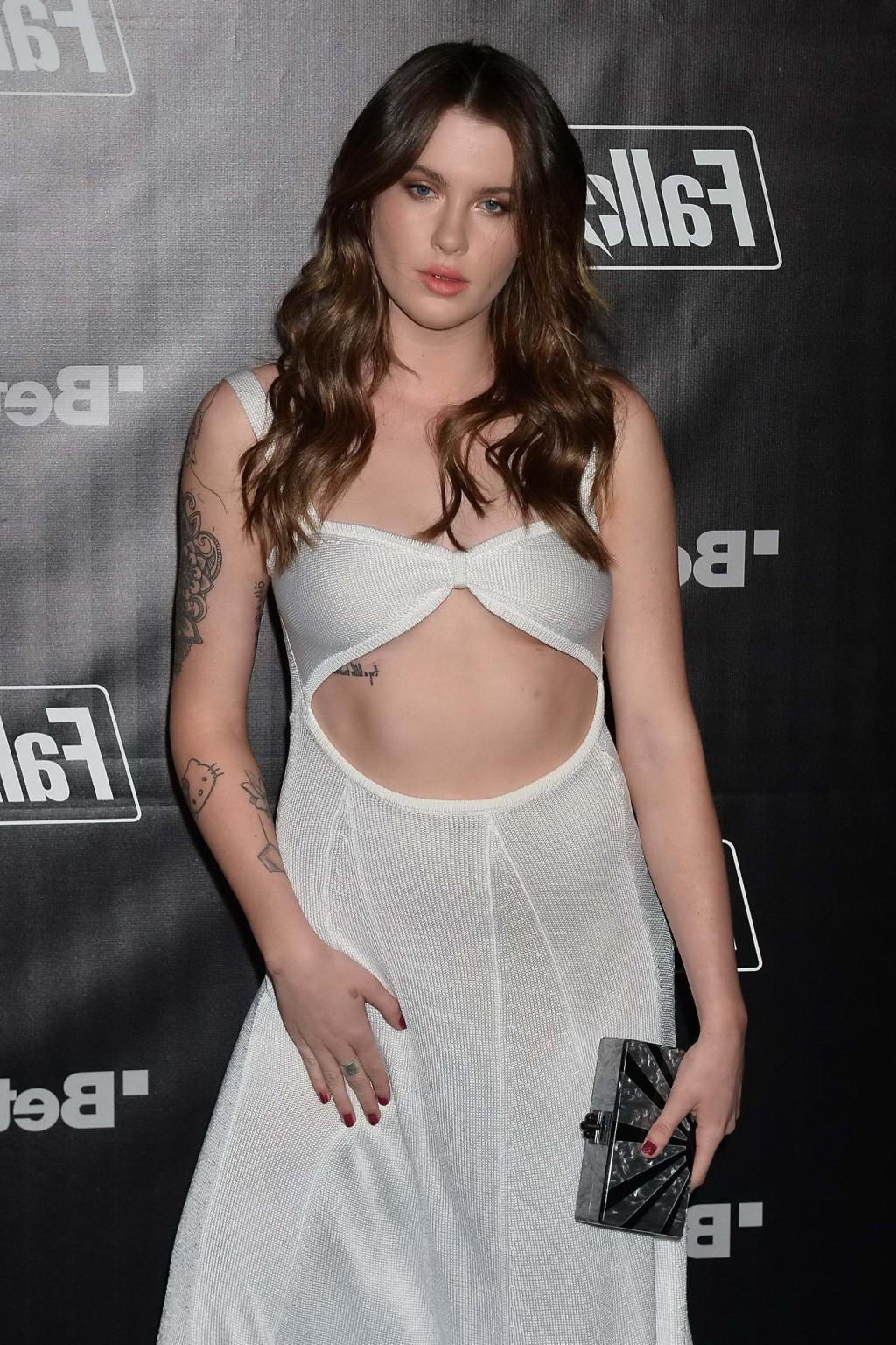 16P Ireland Baldwin showing underboob and sexy belly