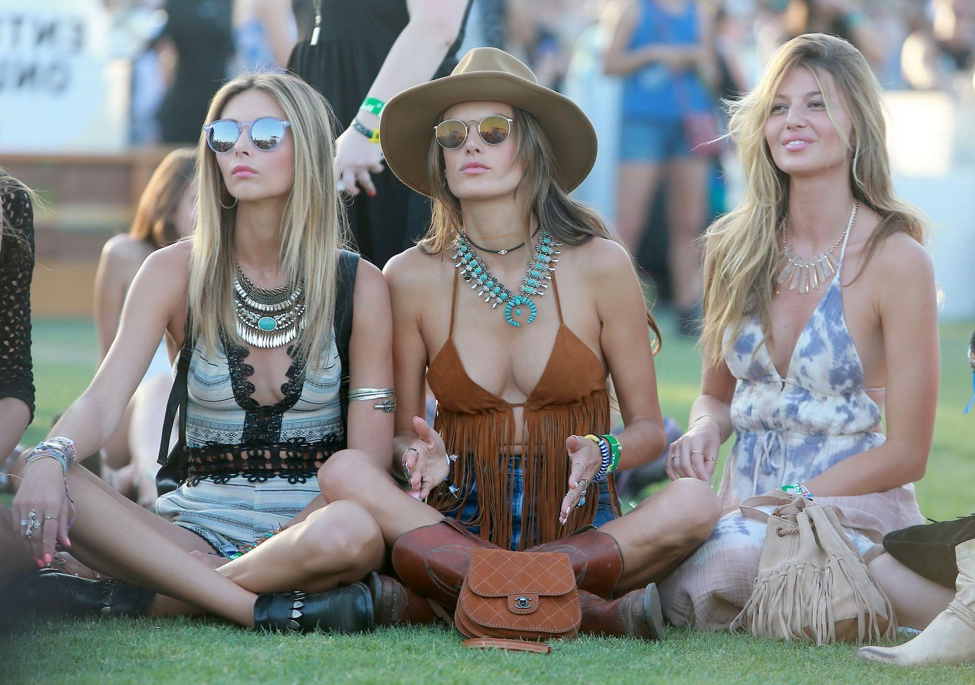 16P Alessandra Ambrosio cleavy showing sideboob in tiny belly top and denim shorts a