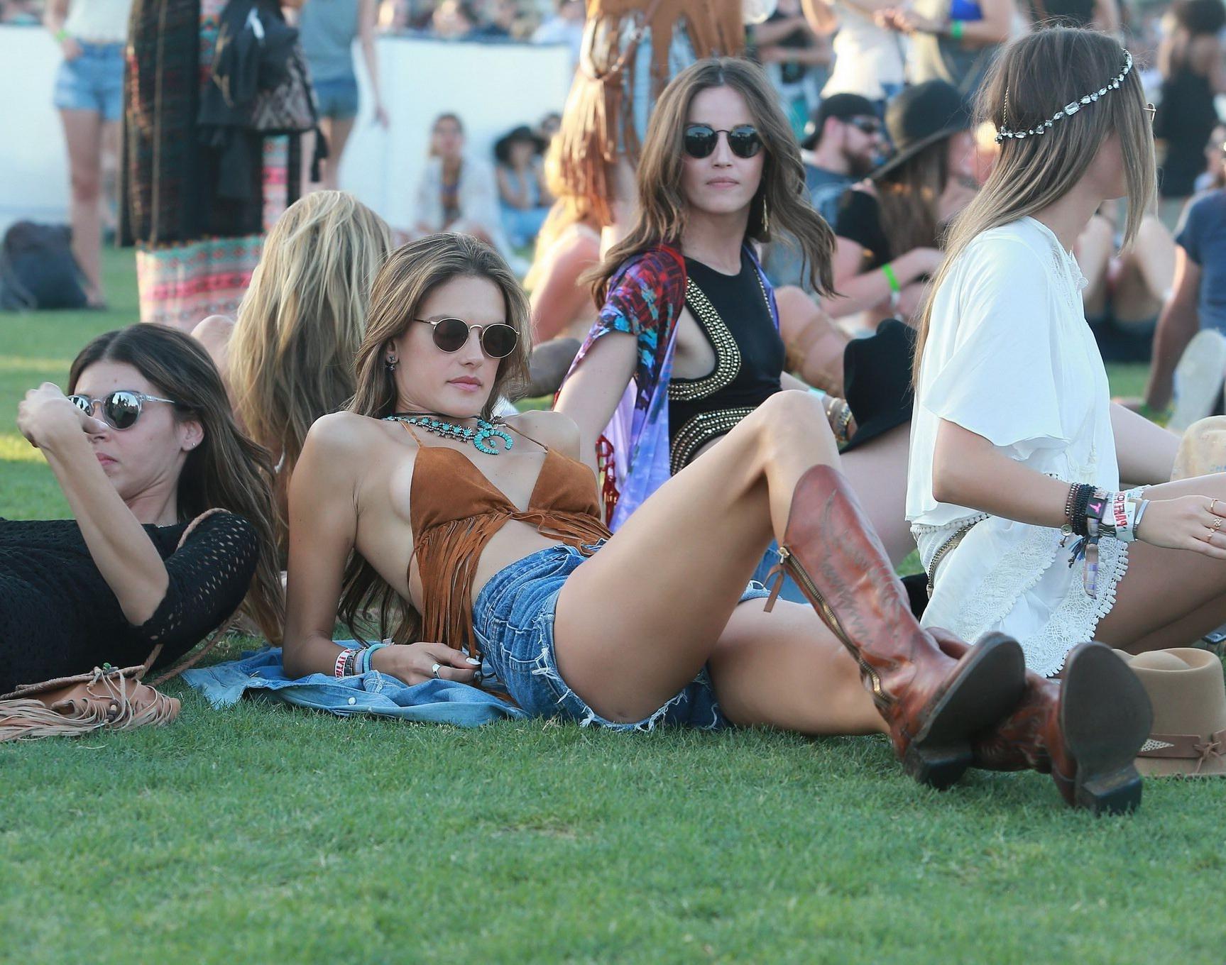 16P Alessandra Ambrosio cleavy showing sideboob in tiny belly top and denim shorts a