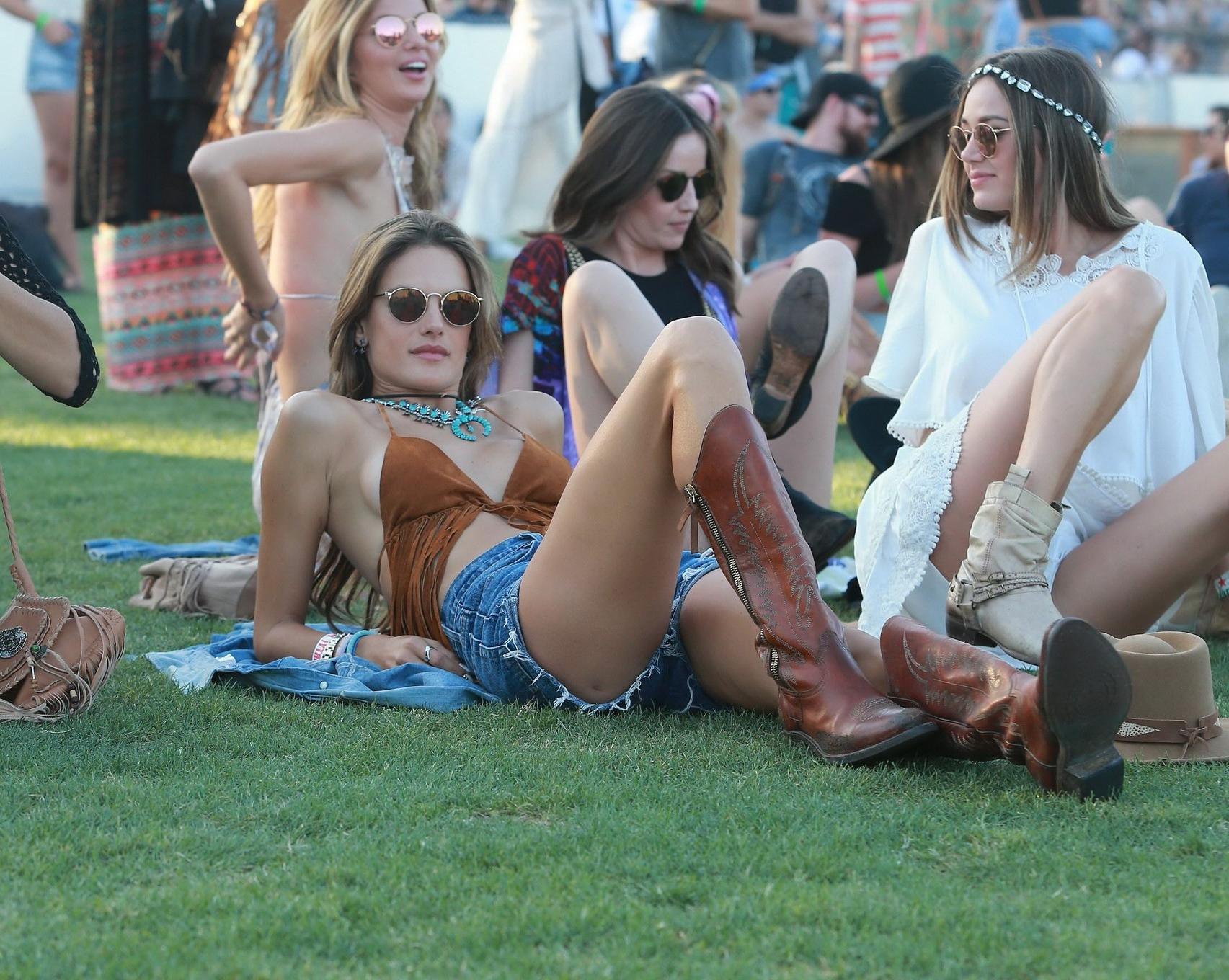 16P Alessandra Ambrosio cleavy showing sideboob in tiny belly top and denim shorts a