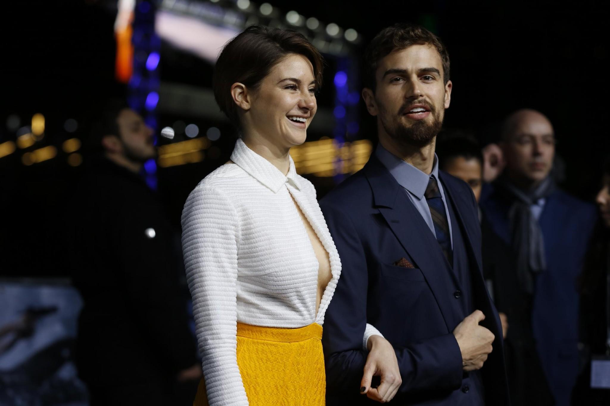 16P Shailene Woodley braless showing cleavage at the Insurgent premiere in Berlin
