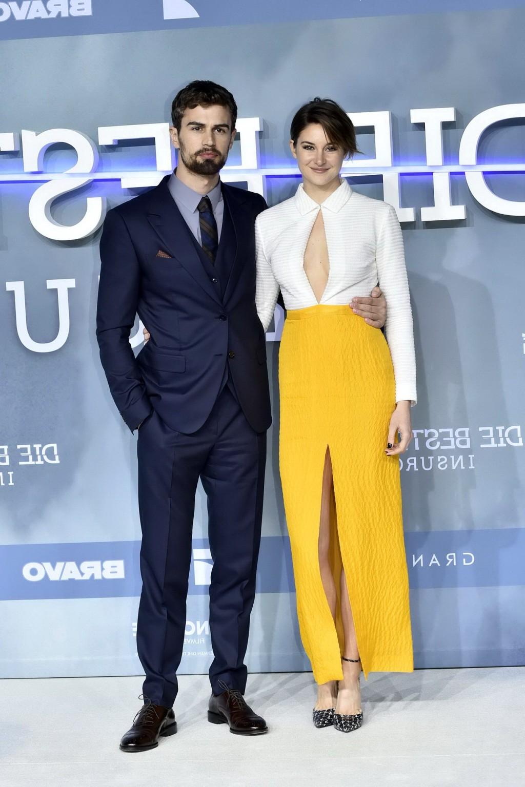 16P Shailene Woodley braless showing cleavage at the Insurgent premiere in Berlin