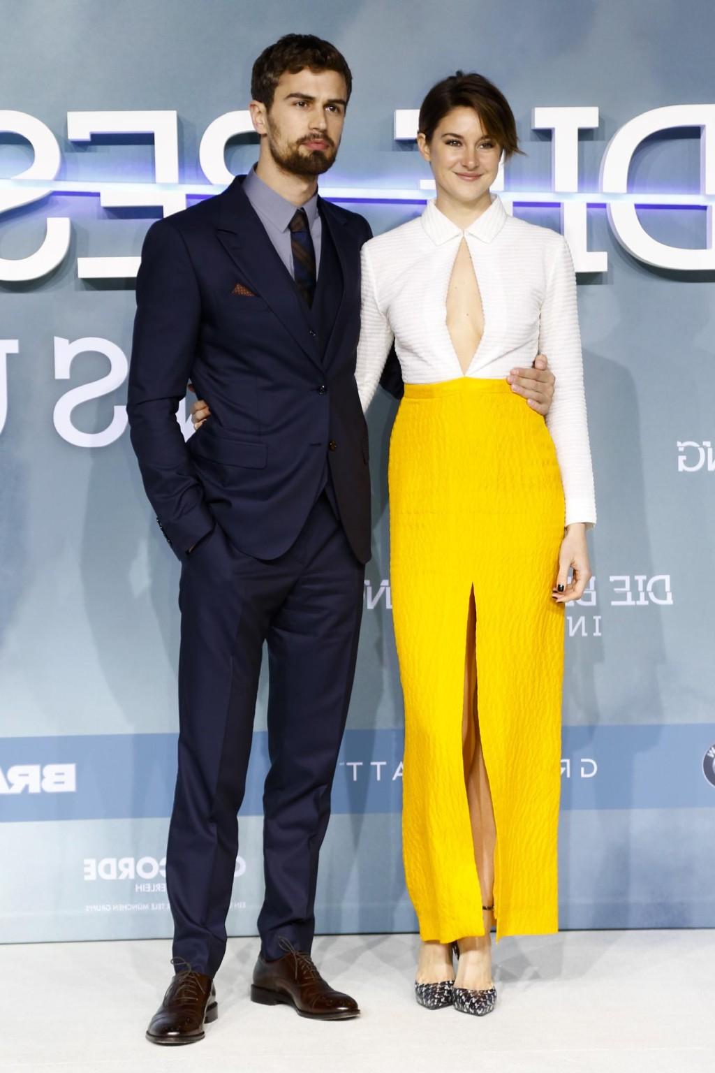 16P Shailene Woodley braless showing cleavage at the Insurgent premiere in Berlin
