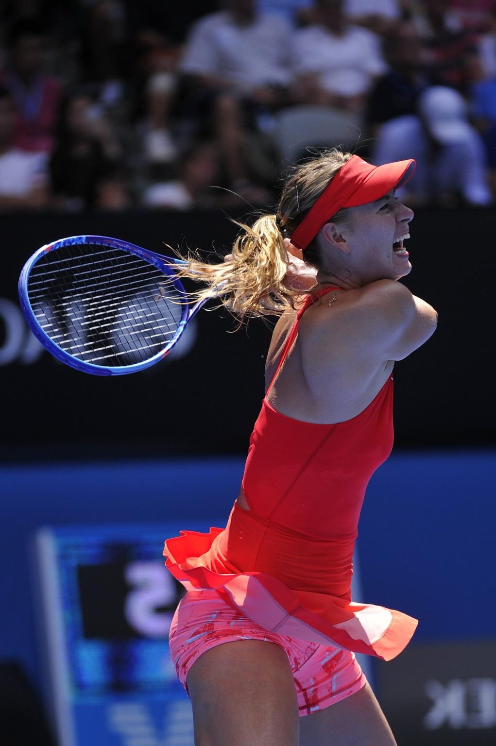16P Maria Sharapova flashing her panties at the 2nd Round Match of Australian Open