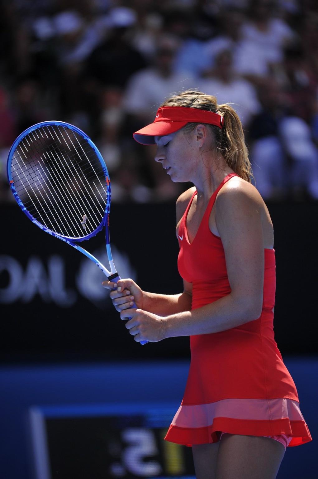 16P Maria Sharapova flashing her panties at the 2nd Round Match of Australian Open