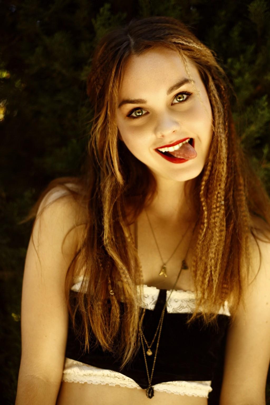 10P Liana Liberato cleavy and leggy in a skimpy belly top and hotpants at the photos
