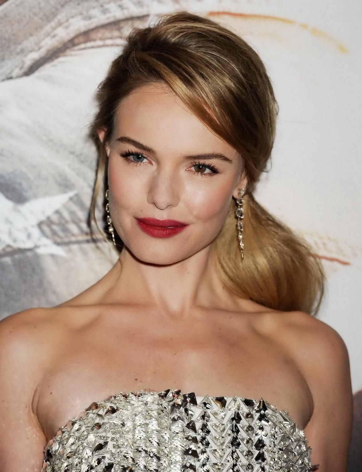 16P Kate Bosworth wearing shiny strapless mini dress at the Homefront premiere in La