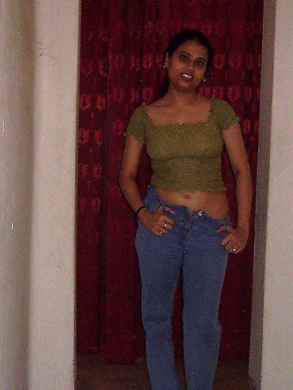 25P INDIAN SEXY HOUSEWIFE