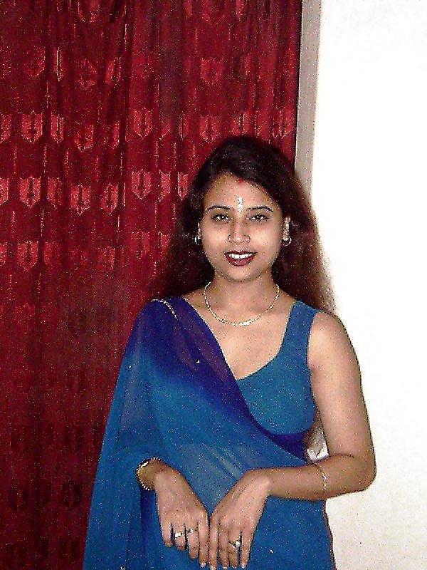 25P INDIAN SEXY HOUSEWIFE