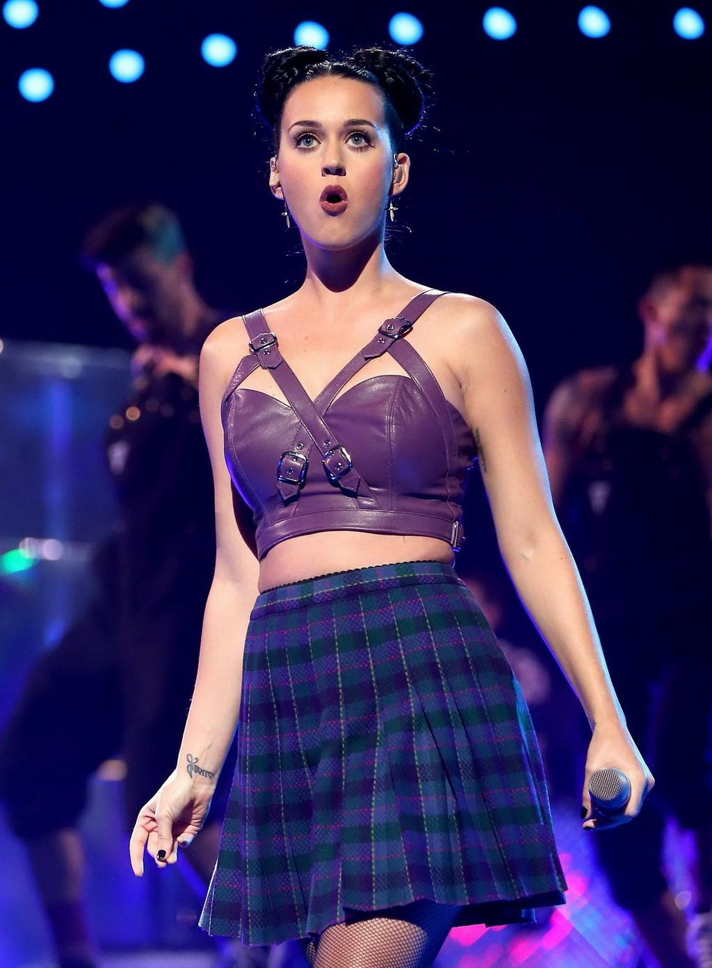 16P Katy Perry wearing leather belly top  mini skirt at 2013 iHeartRadio Music Festi
