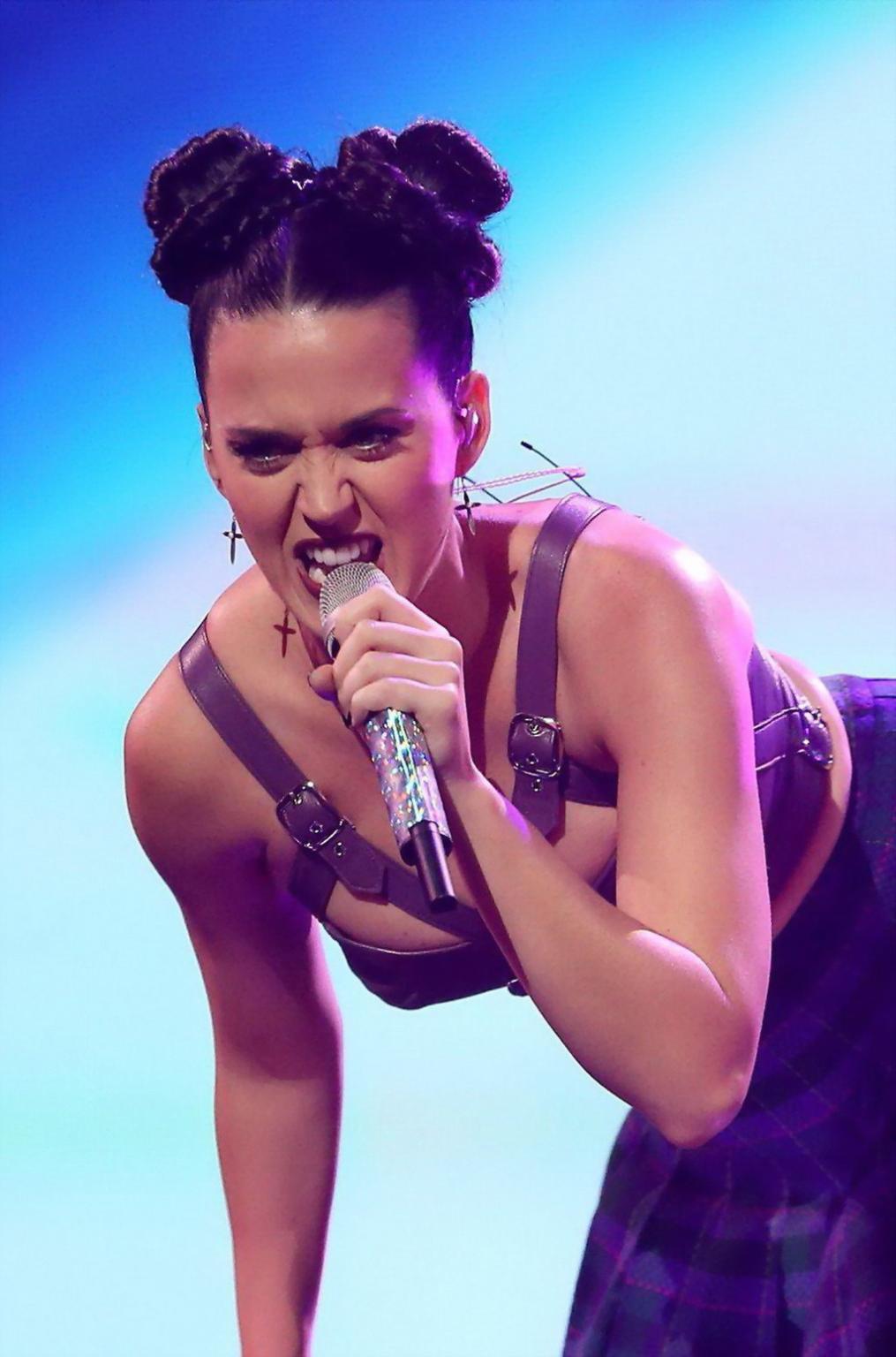 16P Katy Perry wearing leather belly top  mini skirt at 2013 iHeartRadio Music Festi