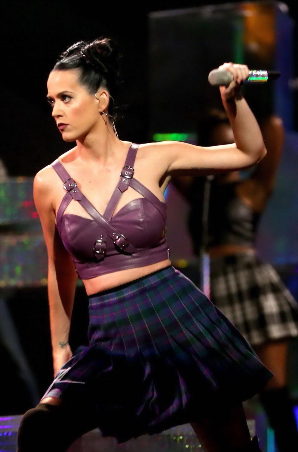 16P Katy Perry wearing leather belly top  mini skirt at 2013 iHeartRadio Music Festi