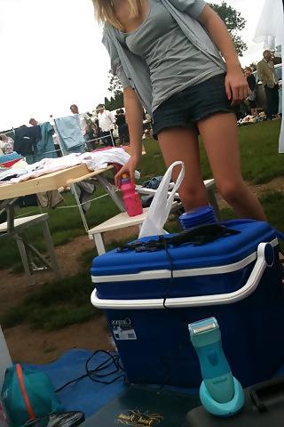 24P Car boot girls 2