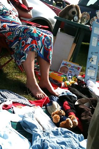 24P Car boot girls 2