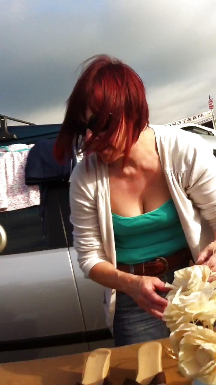 24P Car boot girls 2