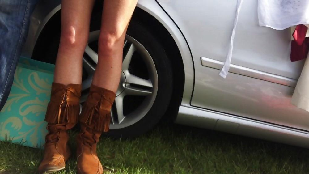24P Car boot girls 2