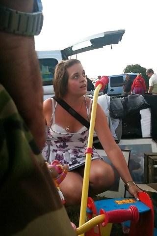 24P Car boot girls 2