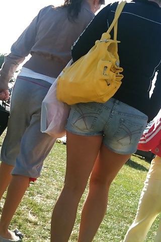24P Car boot girls 2