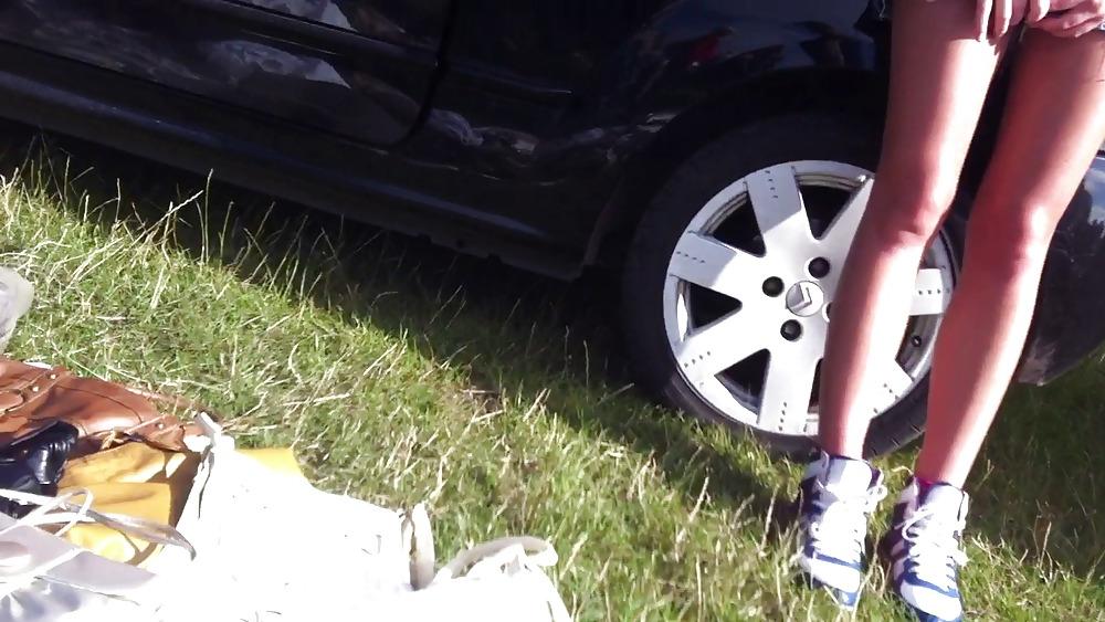 24P Car boot girls 2
