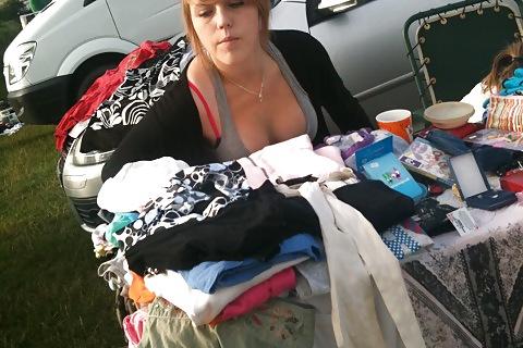 24P Car boot girls 2