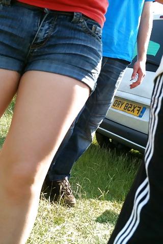 24P Car boot girls 2
